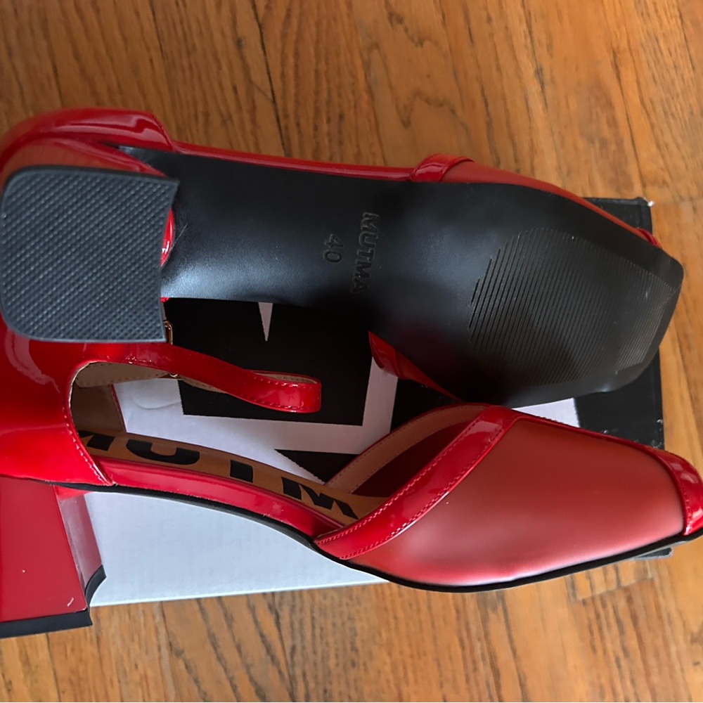 Lisa Says Gah Vibrant Red and Pink Heels - Picture 5 of 5